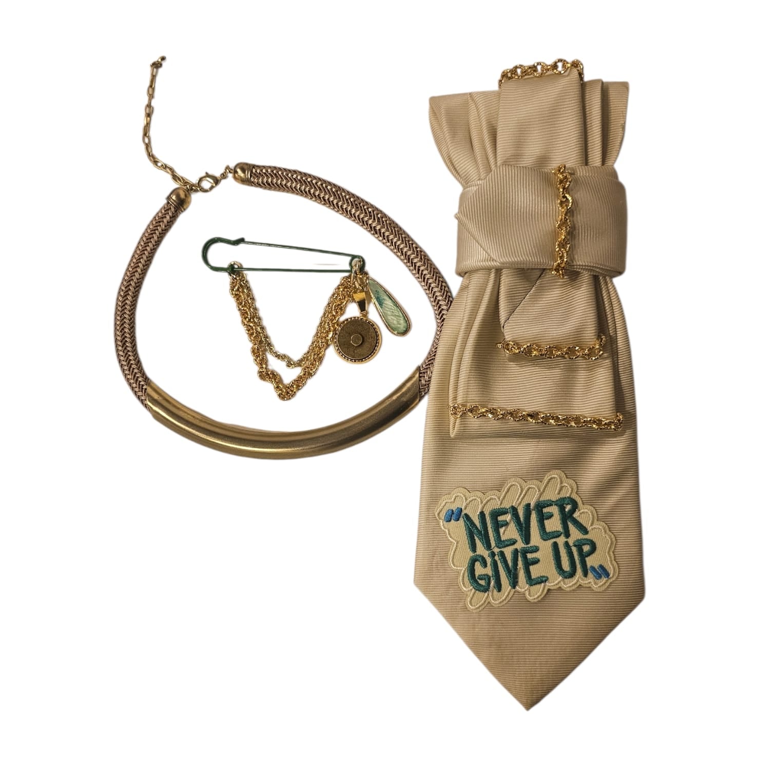 Cravatta Gioiello Never Give Up flat lay, componibile 3 in 1