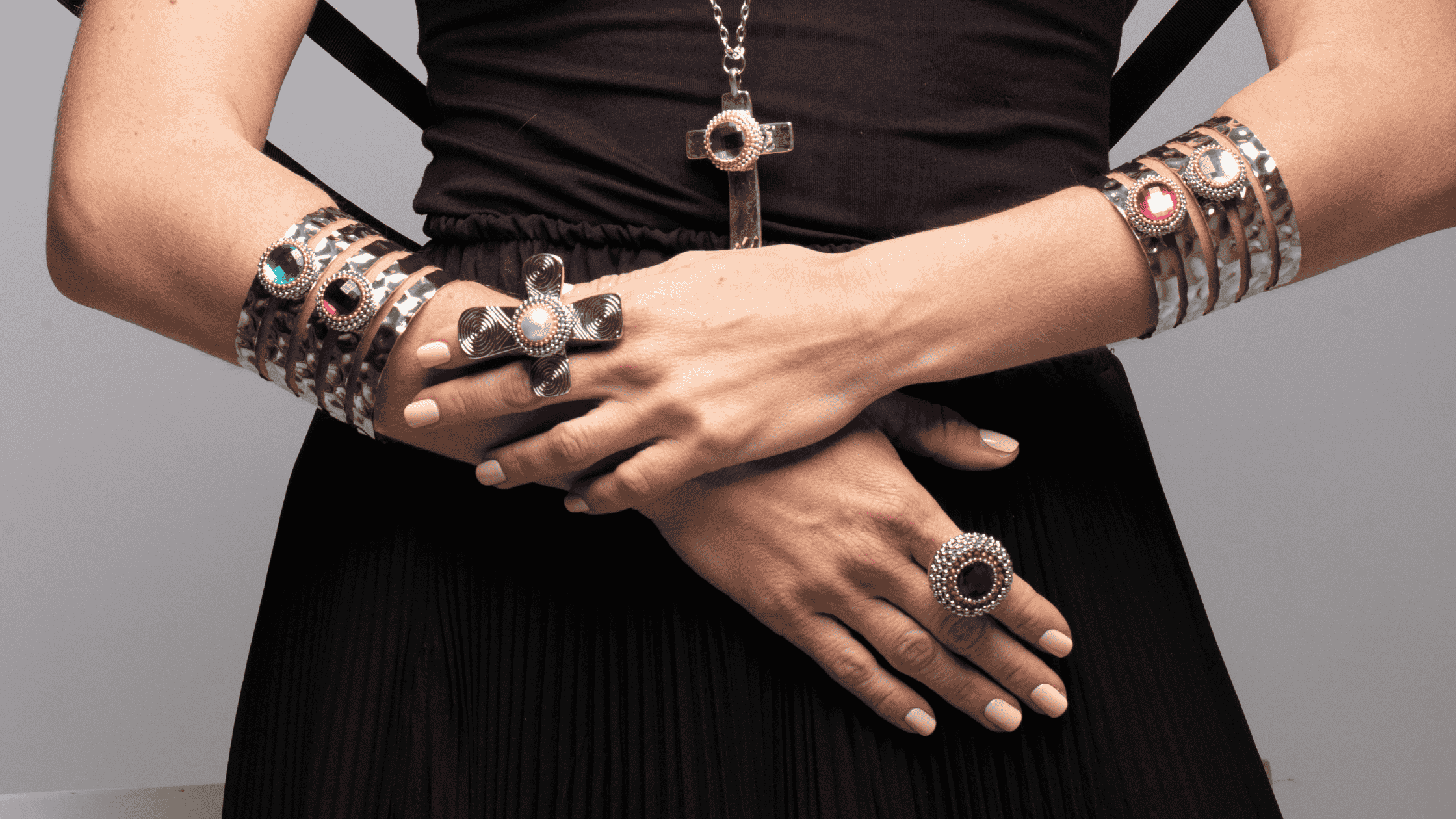 gioielli statement, gioielli calamita, gioielli trasformabili di Claudia De Rosa Jewelry