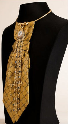 N.22 Wild Gold _manichino_laterale