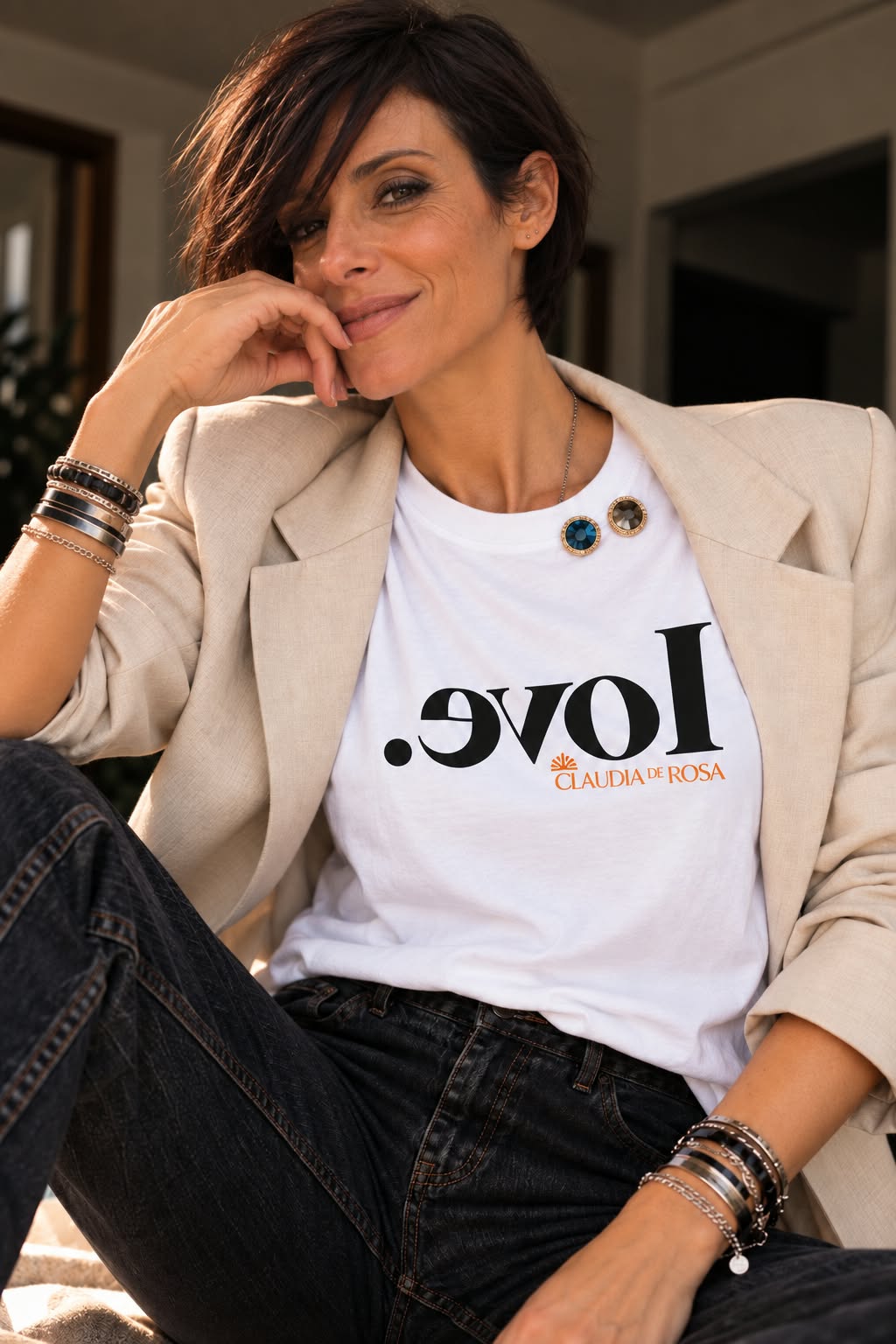 Tshirt_Iconic_indossata con calamita