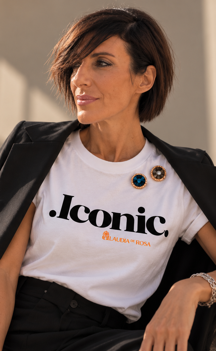 t-shirt_iconic_indossata_con_calamita
